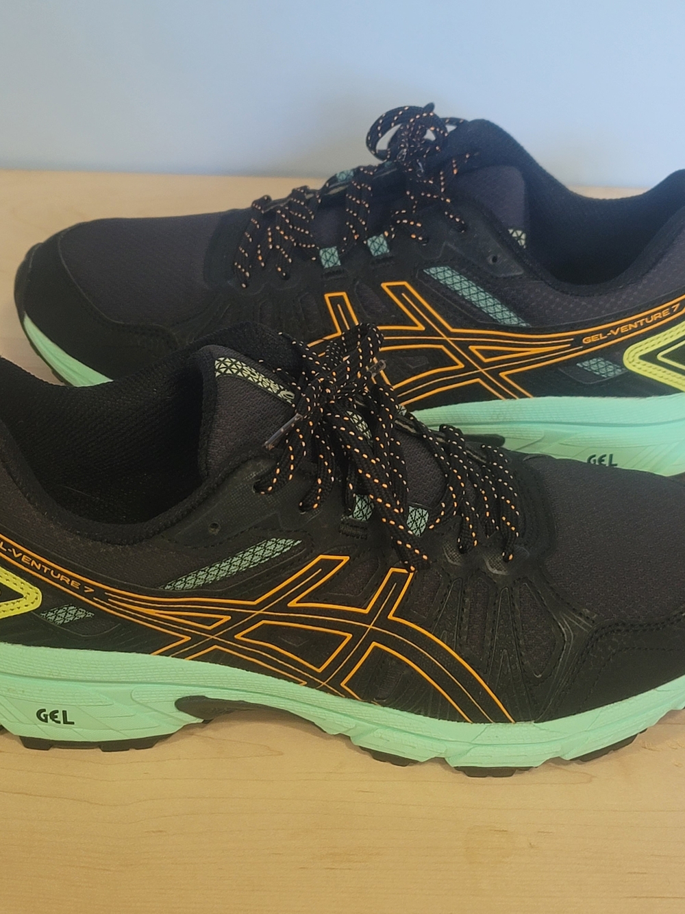 ASICS Gel Venture-7 Black/Mint Orange Pop Womens Running Shoes size 10